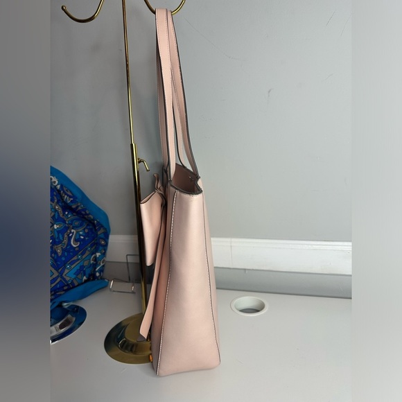 EUC Karl Lagerfeld Tote no call outs - Picture 4 of 15